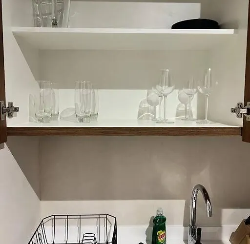 Comfy 5 Mins From Apartment